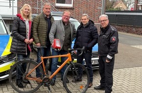 Polizeiinspektion Wilhelmshaven/Friesland: POL-WHV: Neue Technik erleichtert Fahrradcodierung in Varel