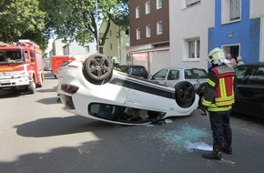 Feuerwehr Gelsenkirchen: FW-GE: PKW überschlägt sich - aber Glück im Unglück