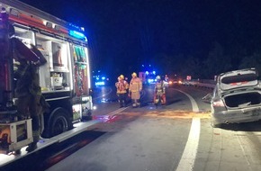 Feuerwehr Paderborn: FW Paderborn: Verkehrsunfall von der B64 zur B1 Richtung Salzkotten vier Verletzte nach Alleinunfall