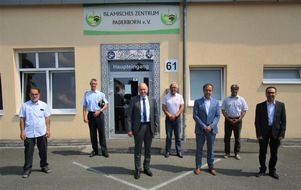 Polizei Paderborn: POL-PB: Landrat und Polizeidirektor im Islamischen Zentrum Paderborn
