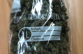 Kreispolizeibehörde Rhein-Kreis Neuss: POL-NE: Verdacht: Drogenhandel - Zivilpolizisten stellen Cannabis sicher (Foto anbei)