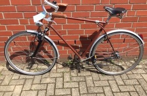 Kreispolizeibehörde Rhein-Kreis Neuss: POL-NE: Polizei stellt mutmaßlich gestohlene Fahrräder sicher - Eigentümer gesucht