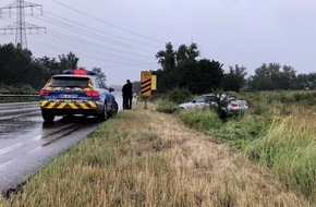 Polizeidirektion Worms: POL-PDWO: Worms - Zwei PKW im Straßengraben