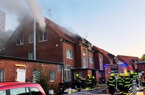 Feuerwehr Neukirchen-Vluyn: FW Neukirchen-Vluyn: Wohnungsbrand an der Ernst-Moritz-Arndt-Stra&szlig;e, zwei Verletzte, rund 50 Einsatzkr&auml;fte