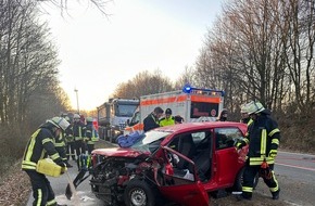 Feuerwehr Schermbeck: FW-Schermbeck: Verkehrsunfall auf der Östricher Straße