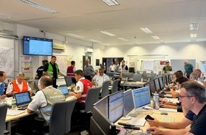 Feuerwehr Frankfurt am Main: FW-F: Abschluss von Bevölkerungsschutzübung "ÜB's! 2025" - Frankfurt zieht positives Fazit