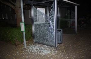 Kreispolizeibehörde Höxter: POL-HX: Bushaltestellen beschädigt