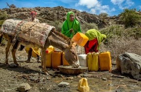 Aktion Deutschland Hilft e.V.: Somalia: Die nicht enden wollende Katastrophe / Bündnisorganisationen von "Aktion Deutschland Hilft" im Kampf gegen humanitäre Not durch Dürre, Hunger, Flucht und Krankheit
