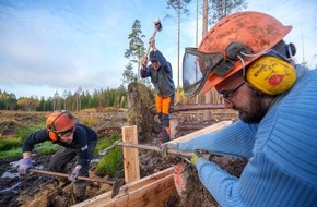 Bergwaldprojekt e.V.: Wälder, Moore, Biotope: mit Freiwilligenarbeit aktiv für die Wiederherstellung der Ökosysteme / Bergwaldprojekt 2024 mit Rekordangebot an Mitmachmöglichkeiten