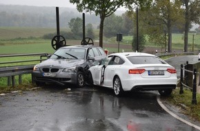Polizeiinspektion Hildesheim: POL-HI: Verkehrsunfall mit hohem Sachschaden