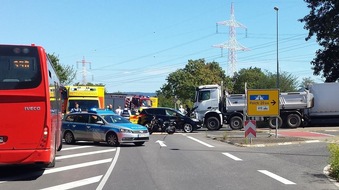 Polizeipräsidium Koblenz: POL-PPKO: Motorradfahrer schwer verletzt