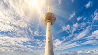 Berliner Fernsehtum: Wenn schon &bdquo;Telespargel&ldquo;, dann bitte mit Spargel &ndash; Neue Gerichte im Sphere Tim Raue