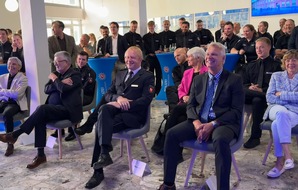 Polizeiakademie Niedersachsen: POL-AK NI: Demokratie im Dialog: Bundespräsident a. D. Joachim Gauck besucht Polizeiakademie Niedersachsen