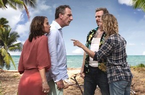SAT.1: Streithammel im Strandparadies: Nadeshda Brennicke, Valerie Niehaus, Heio von Stetten und Dirk Borchardt sind "Zwei Familien auf der Palme" am 17. Februar 2015 in SAT.1