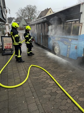 FW Wenden: Gemeldeter Busbrand - Busfahrer verhindert Schlimmeres