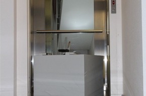Polizei Hagen: POL-HA: Einbrecher schleppten Tresor zum Fahrstuhl