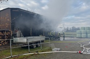 Freiwillige Feuerwehr Aurich: FW-AUR: Hallenanbau brannte aus