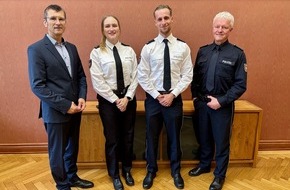 Polizeidirektion Osnabrück: POL-OS: Bewohner aus brennendem Haus gerettet - Polizeipräsident zeichnet Polizisten aus Leer aus