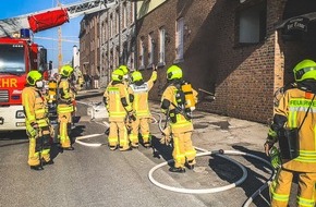 Feuerwehr Stolberg: FW-Stolberg: Kellerbrand / starke Rauchentwicklung / Menschenrettung