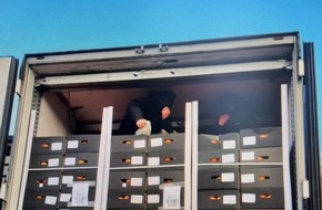 Bundespolizeidirektion Sankt Augustin: BPOL NRW: Aus Kühltransporter gerettet