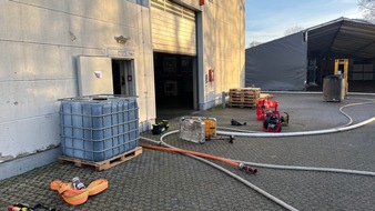 Feuerwehr Gronau: FW Gronau: Brand im Industriegebiet an der Hentschelstraße