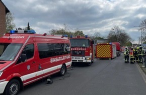 Feuerwehr Bergheim: FW Bergheim: ERSTMELDUNG Chlorgasunfall: 21 Kinder und drei Erwachsene in Bergheimer Schwimmbad verletzt