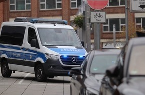 Polizeipräsidium Südhessen: POL-DA: Rüsselsheim: Polizeieinsatz zur Bekämpfung der Drogenkriminalität in der Innenstadt / Festnahme von Tatverdächtigen und Durchsuchung mehrerer Geschäfte