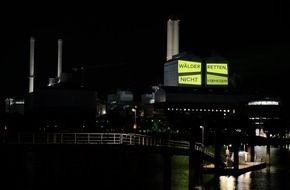 Robin Wood e.V.: Verheizt unsere Wälder nicht! Spektakuläre Video-Projektion am Kraftwerk Tiefstack in Hamburg