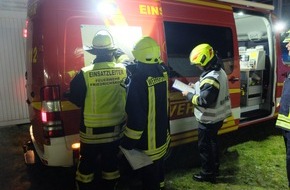 Kreisfeuerwehrverband Dithmarschen: FW-HEI: Feuerwehren üben den Ernstfall - 
Großübung auf dem Wintershall Dea-Gelände Friedrichskoog