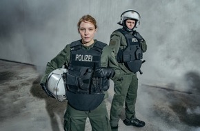 SWR - Südwestrundfunk: Abgedreht: "Die Nichte des Polizisten" (AT) / Polizei-Thriller für SWR und NDR mit Magdalena Laubisch, Max von der Groeben und Thorsten Merten in der Regie von Dustin Loose