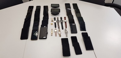 Polizei Münster: POL-MS: Polizisten finden in Kleintransporter 15 gestohlene Mobiltelefone