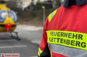 Feuerwehr Plettenberg: FW-PL: OT-Holthausen. Landung Rettungshubschrauber.