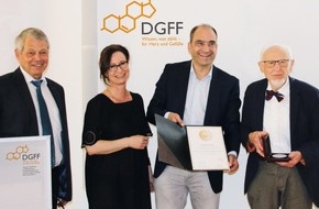DGFF (Lipid-Liga) e.V.: Prof. Dr. med Hans Kaffarnik erhält Ehren-Medaille der DGFF (Lipid-Liga)