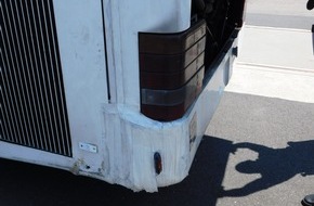 Verkehrsdirektion Koblenz: POL-VDKO: Verkehrsunsicheren Reisebus aus dem Verkehr gezogen
- Bus war auf dem Weg um Fahrgäste aufzunehmen -