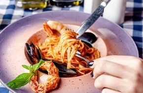FIZ Fisch-Informationszentrum e.V.: Keine Angst vor Meeresfrüchten / Muscheln, Garnelen und Co. einfach und gesund zu Hause genießen