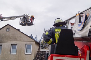 FW Flotwedel: Großeinsatz fordert Feuerwehren in Eicklingen