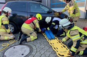 Feuerwehr Xanten: FW Xanten: 30 frisch ausgebildete Einsatzkräfte für die Feuerwehren Alpen, Sonsbeck und Xanten