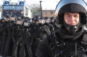 ProSieben: "Das Rotspiel" - Polizisten zwischen den Fan-Fronten
