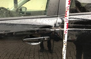Polizeipräsidium Westpfalz: POL-PPWP: Fahrerflucht: Wer hat ein größeres Fahrzeug im Hilgardring bemerkt?