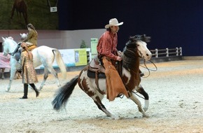 Messe Berlin GmbH: Berlin-Tipp: Actionshow mit feurigen Pferden, Westernreiten und barocke Phantasien auf dem Pferdeevent HIPPOLOGICA (FOTO)