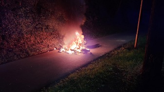 Polizeipräsidium Offenburg: POL-OG: Kehl - Gestohlener Roller in Flammen aufgegangen, Zeugen gesucht