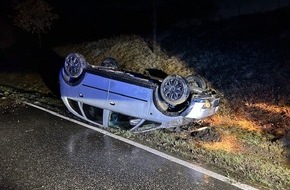 Polizeidirektion Landau: POL-PDLD: Nach Sekundenschlaf auf dem Dach gelandet