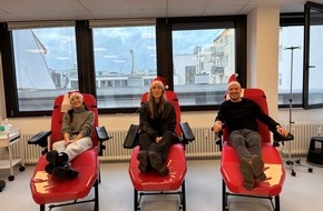 DRK-Blutspendedienst West: Schauspieler der ZDF-Serie „Bettys Diagnose“ setzen wichtiges Zeichen: Aufruf zur Blutspende in der Weihnachtszeit