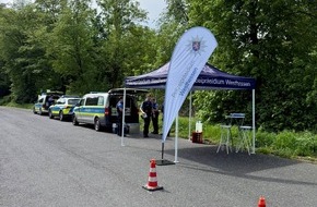 PD Rheingau-Taunus - Polizeipr&auml;sidium Westhessen: POL-RTK: Graffitis mit rechten Inhalten gespr&uuml;ht +++ Bargeld aus Restaurant gestohlen +++ Kleinerer Brand in Waldst&uuml;ck +++ Polizei kontrolliert Motorradfahrende