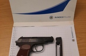 Bundespolizeiinspektion Bad Bentheim: BPOL-BadBentheim: Mehrere Verstöße nach dem Waffengesetz