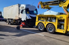 Autobahnpolizeiinspektion: API-TH: Mehrstündige Vollsperrung nach schwerem Lkw-Unfall auf der A71 *1.Ergänzungsmeldung*