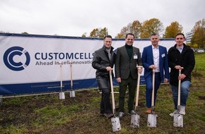 CUSTOMCELLS®: Spatenstich für Standort-Erweiterung: Batteriezellhersteller CUSTOMCELLS baut Entwicklungskapazitäten massiv aus