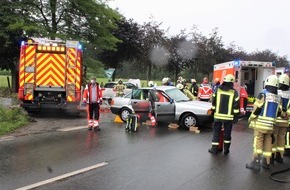 Kreispolizeibehörde Viersen: POL-VIE: Kempen: Mehrere Verletzte bei Verkehrsunfall auf der K 11