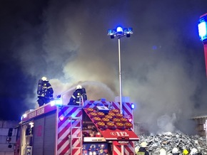 FW-MK: Industriebrand in Sümmern