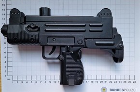 Bundespolizeidirektion Sankt Augustin: BPOL NRW: Spielzeugwaffe löst Polizeieinsatz aus